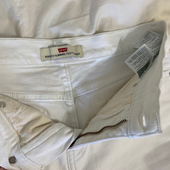 Levi’s 512 High Waisted Cut Off Shorts - Picture 6 of 11